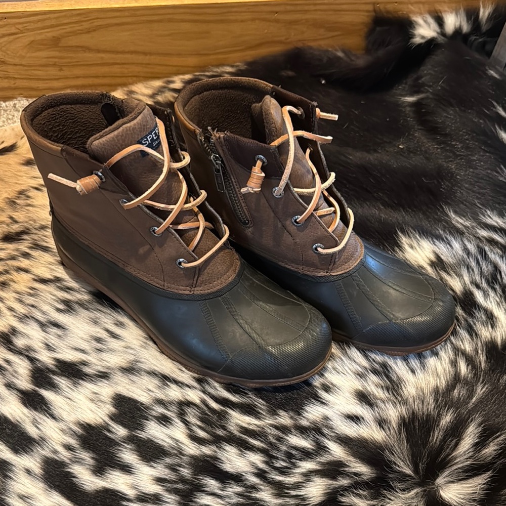 Sperry Brown and Black Duck Boots size 8.5